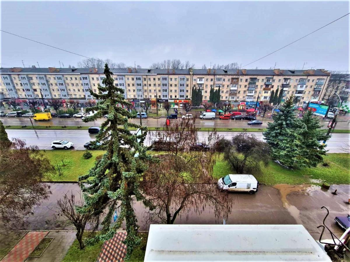82-Avenue Apartment Tsjernivsi Buitenkant foto